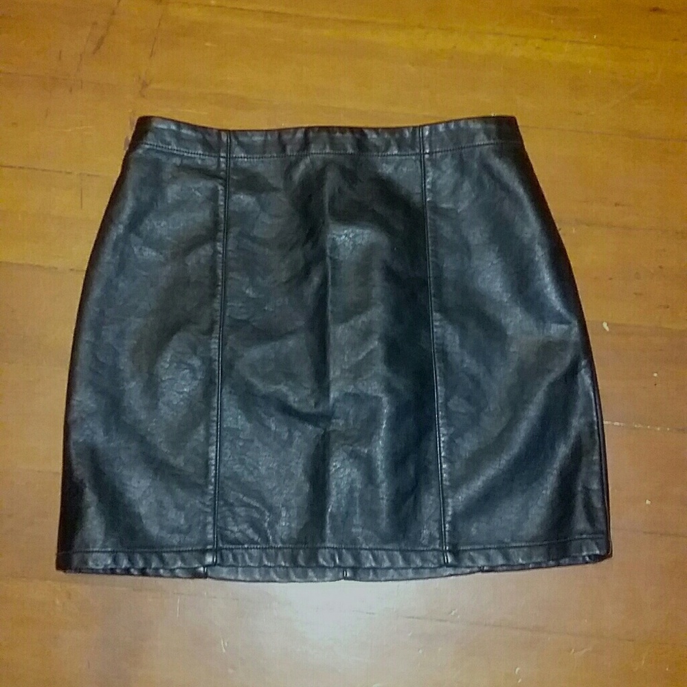 Black mini skirt