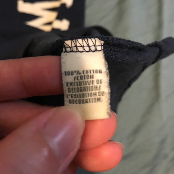 Y2K Vintage Abercrombie and Fitch Tee tshirt - Picture 4 of 4