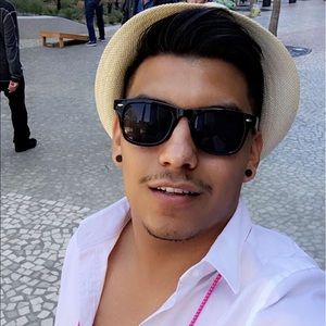 Meet your Posher, Jonathan