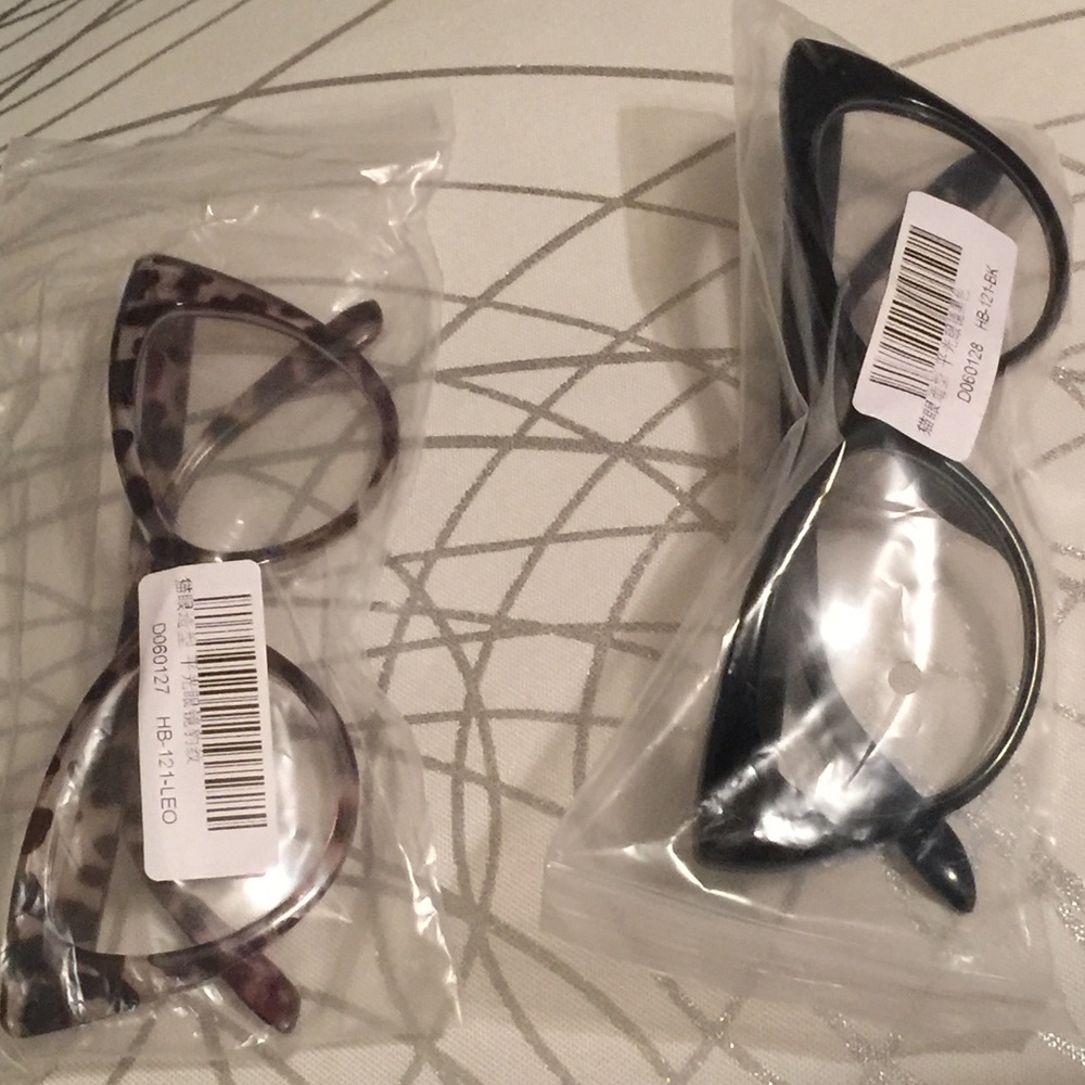✅SOLD✅Two Fashion Glasses  Cat Eye Black Brown