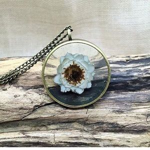 Nature Jewelry! Straw flower necklace