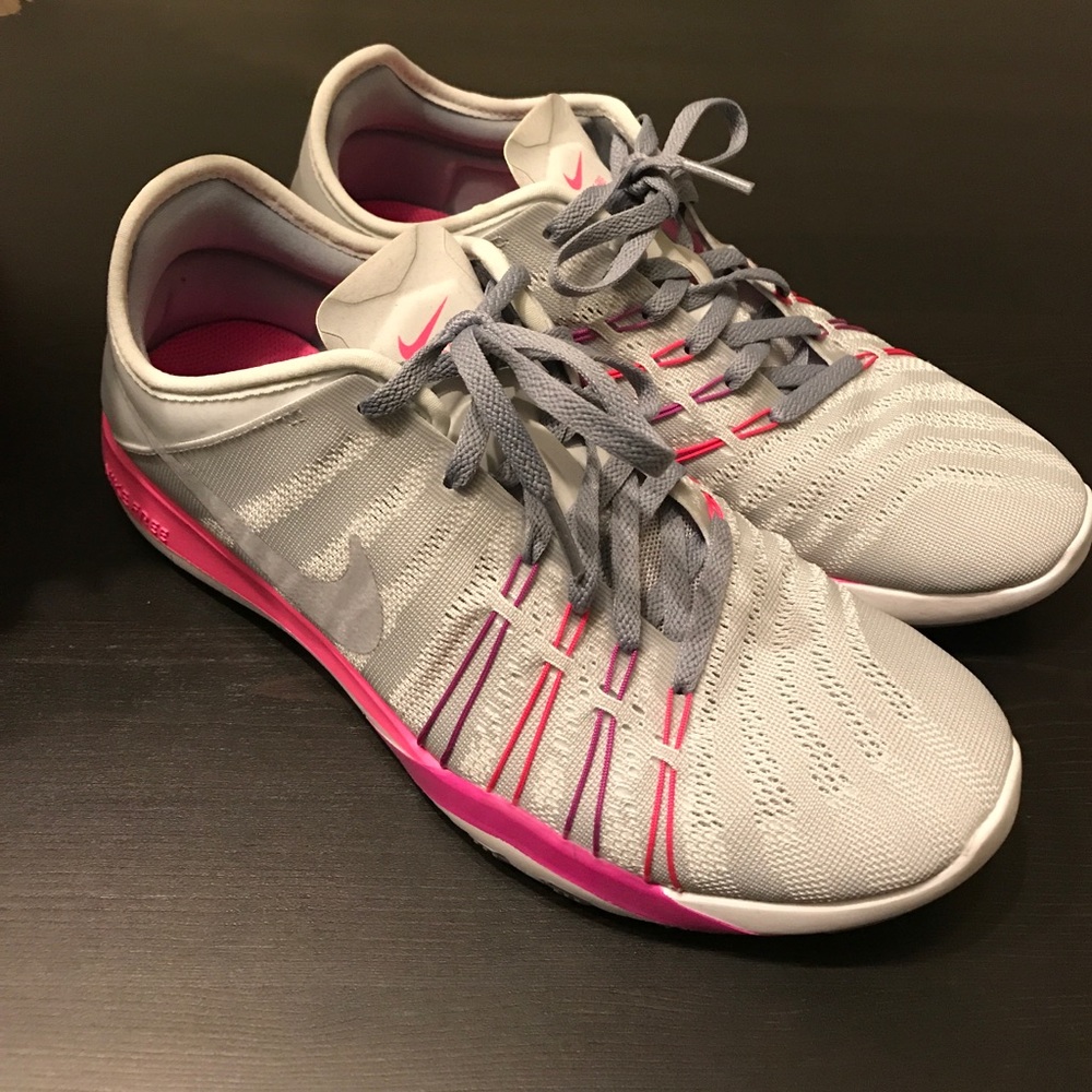Nike Free TR 6