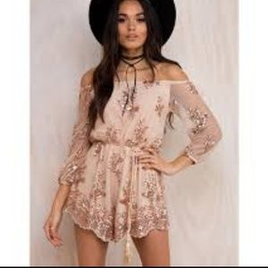 STRAPLESS SEQUIN ROSE GOLD ROMPER