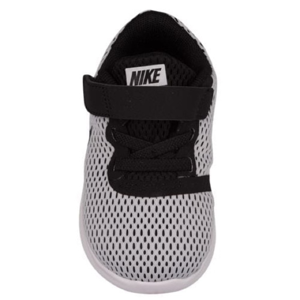 Toddle boy Nike free sz 7
