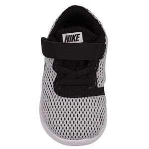 Toddle boy Nike free sz 7