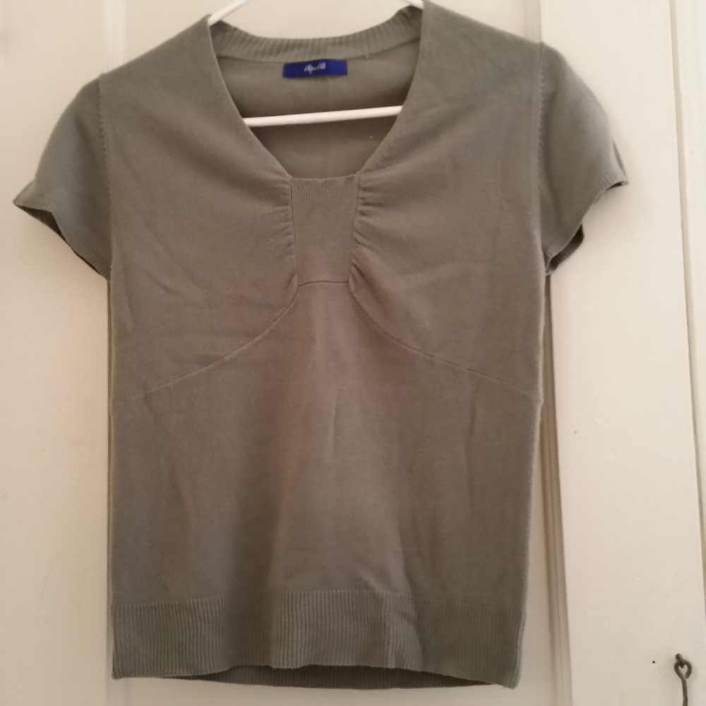 Gray Short Sleeve Ruched Knit Top