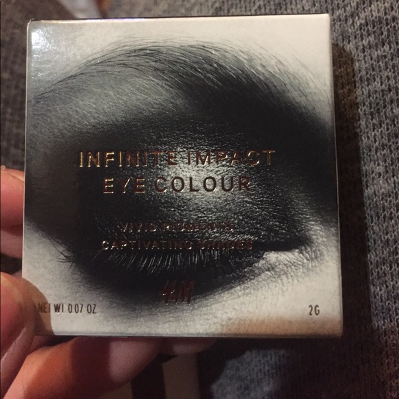 SOLD 2 Eyeshadows - Picture 3 of 6