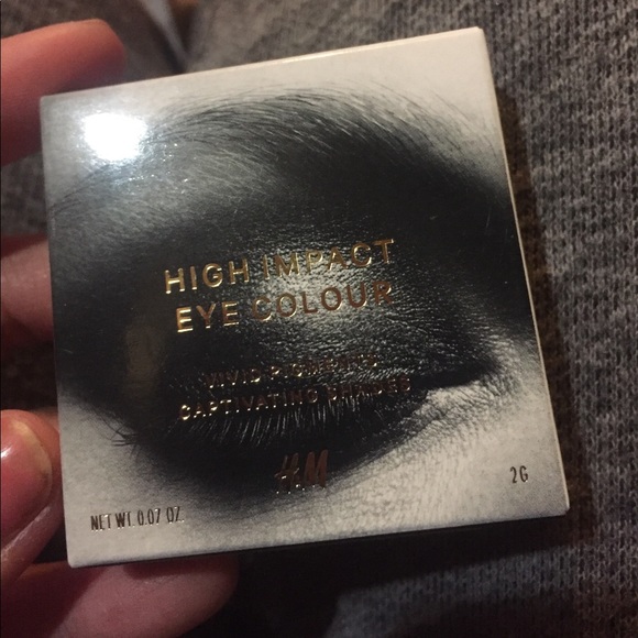 SOLD 2 Eyeshadows - Picture 4 of 6