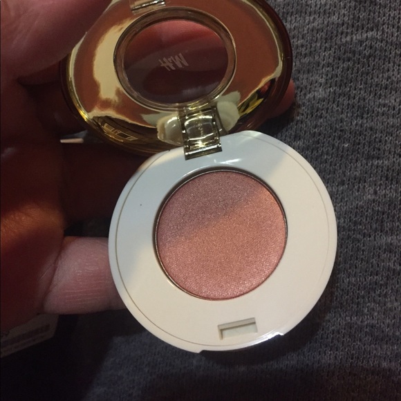 SOLD 2 Eyeshadows - Picture 6 of 6