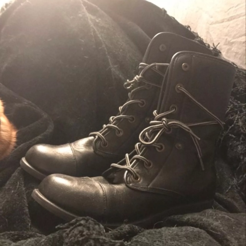 Faux fur lined combat style boots