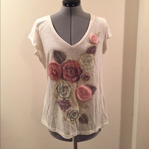 Lauren Conrad v-neck floral t-shirt