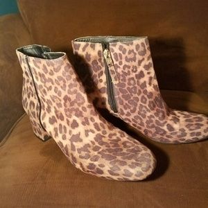 Size 9 Leopard Booties Never worn