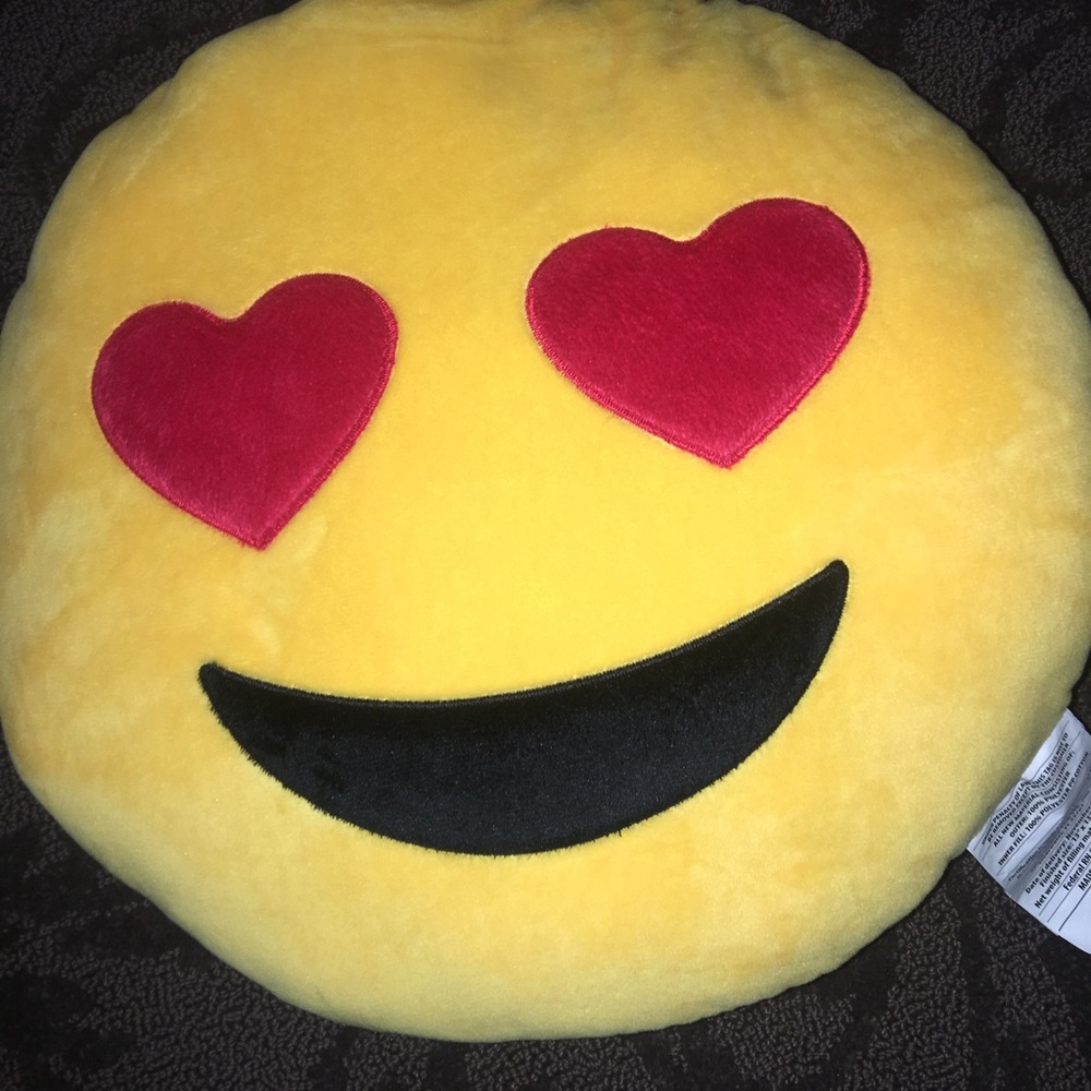 Emoji Heart Eye pillow😍