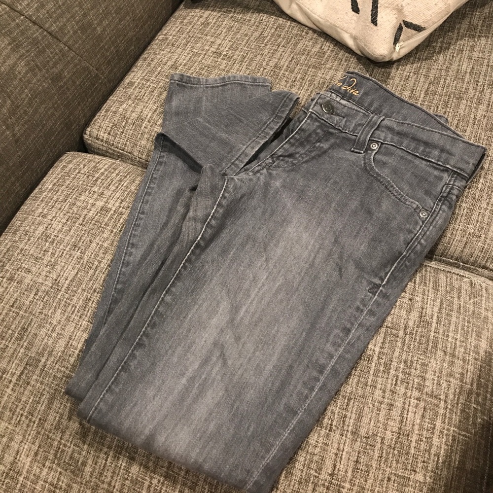 Old Navy "The Diva Jeans" in grey