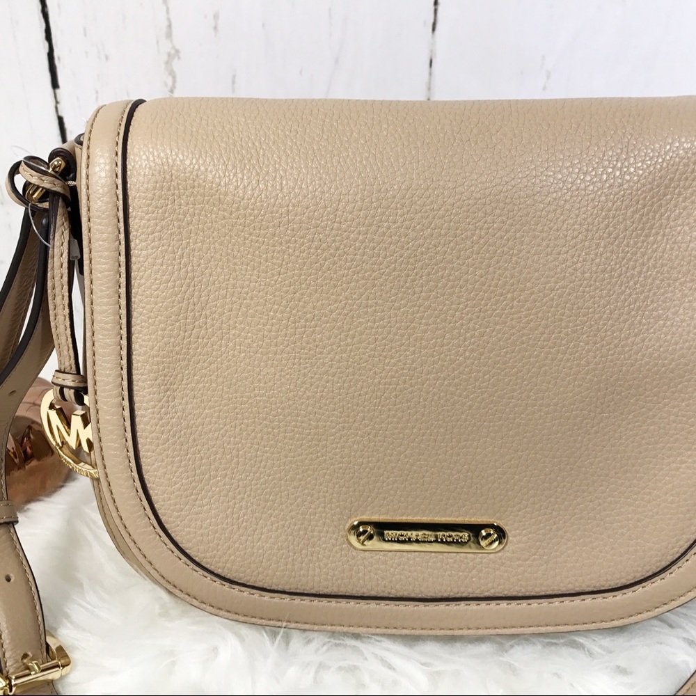 ❤️SOLD❤️Michael kors messenger bag/ purse leather - Picture 2 of 8