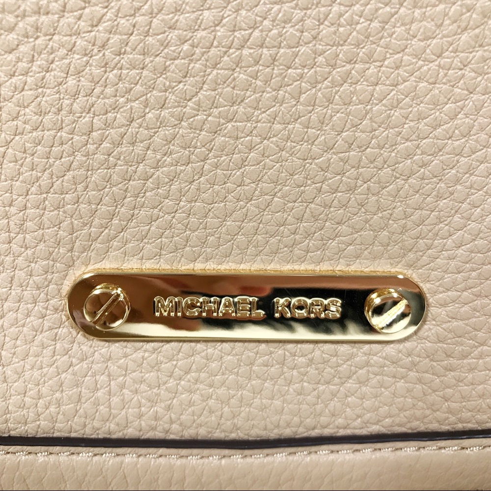 ❤️SOLD❤️Michael kors messenger bag/ purse leather - Picture 8 of 8