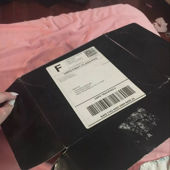 Kylie cosmetics packaging box - Picture 2 of 2