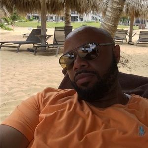 Meet your Posher, Derrick