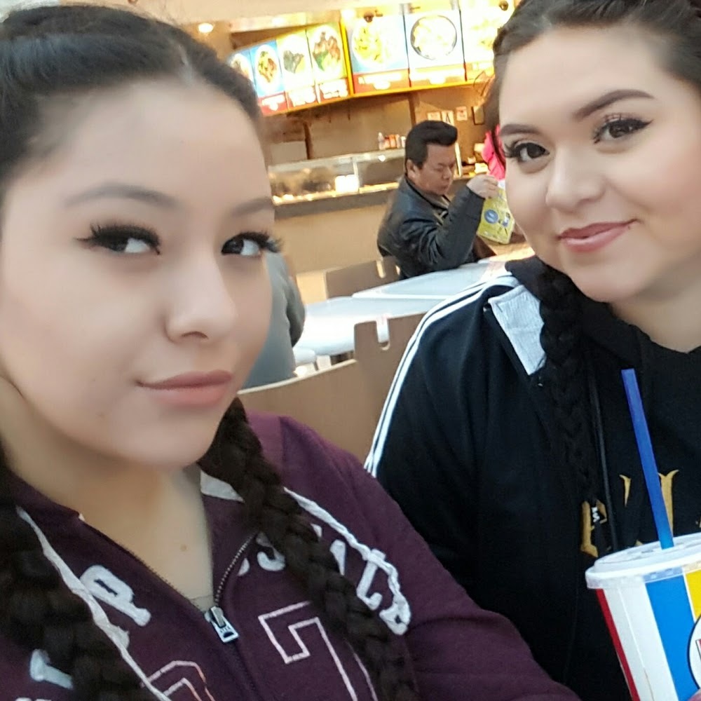 Meet your Posher, Denise