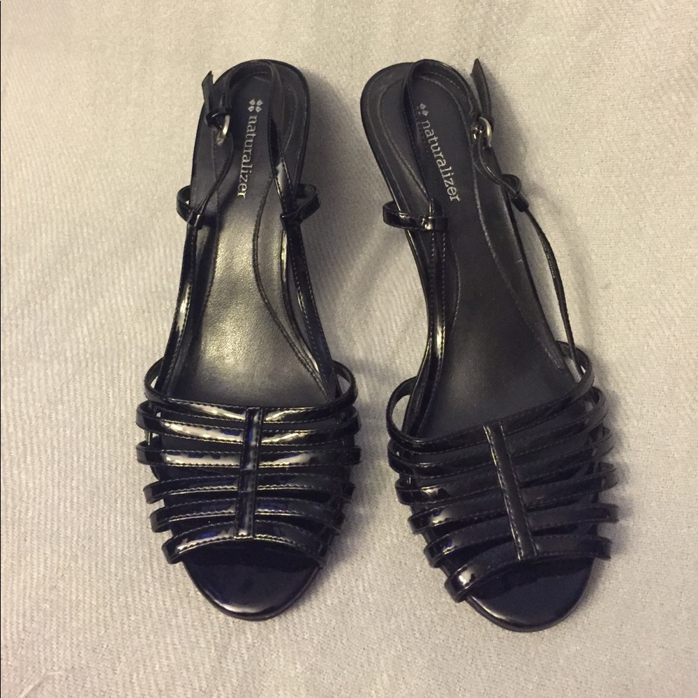 Black Naturalizer heel