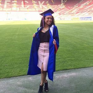 Meet your Posher, Desiree'