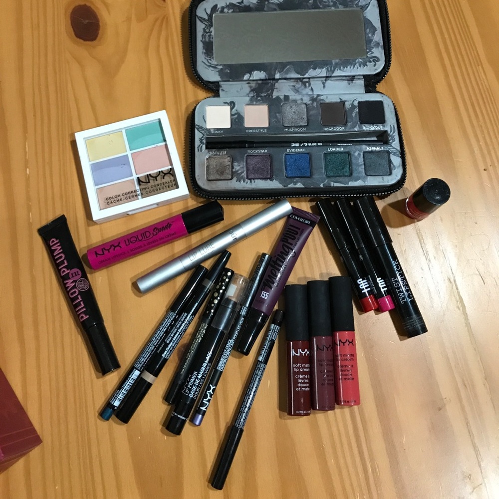 Wicked makeup bundle!! Urban Decay NYX PUR