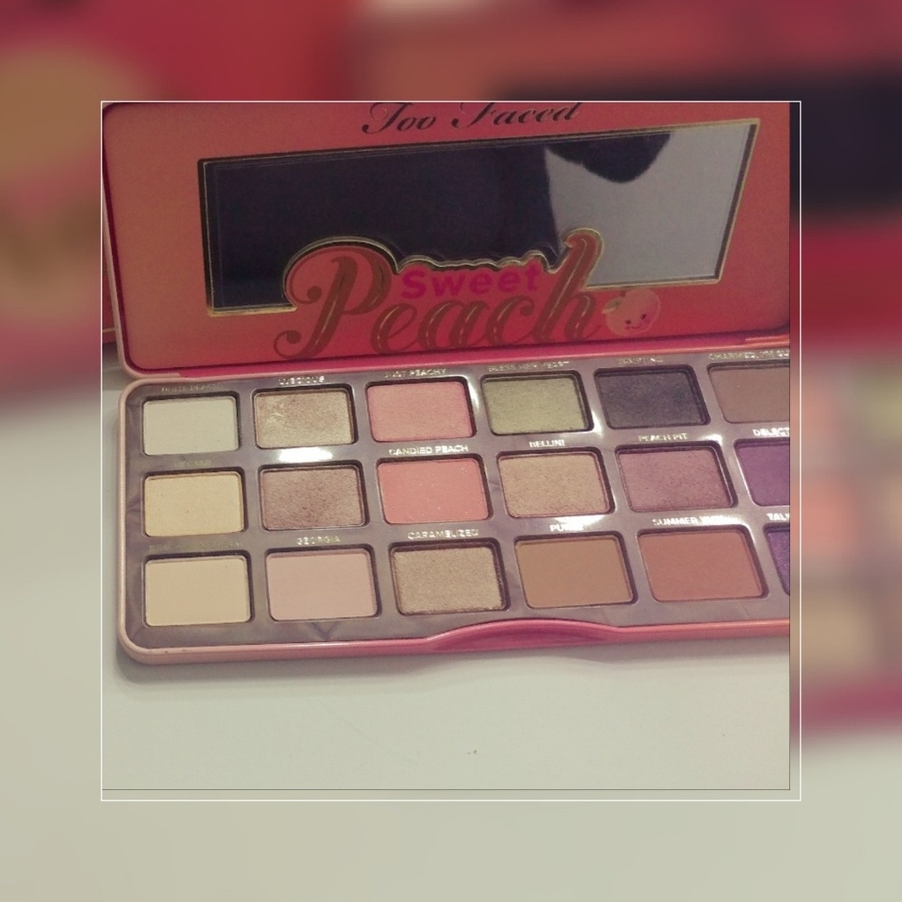 Sweet peach eye shadow collection