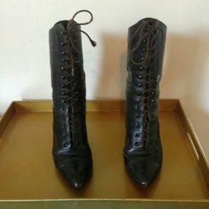 Vintage Brown Pointed Toe Lace Up Boots