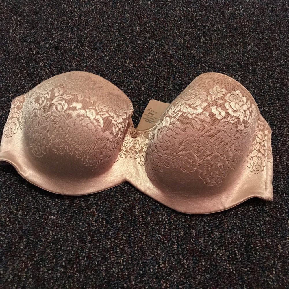 Some strapless bra