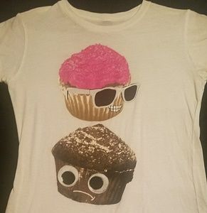 Cupcakes Are Cooler Than Muffins T-Shirt