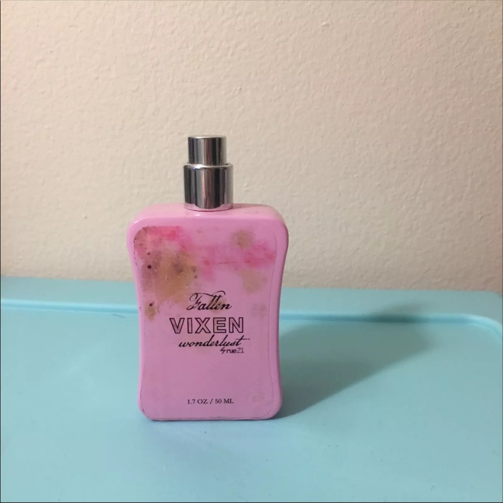 Rue 21 vixen spray