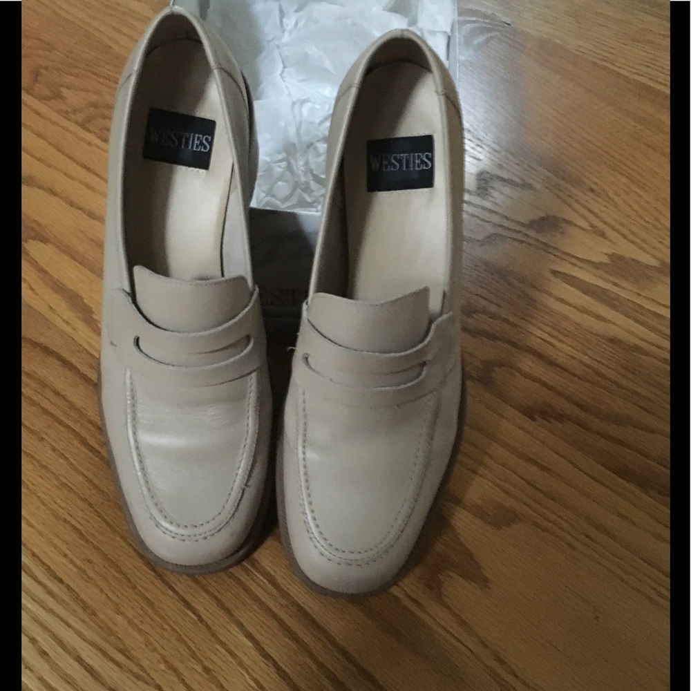 Ladies TRAIL BLAZE Slip Ons. WORN ONCE W/ BOX