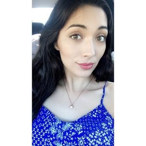 Meet your Posher, Devin