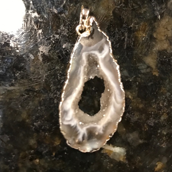 Solar agate slices w/silver electroplating w/chain - Picture 5 of 8