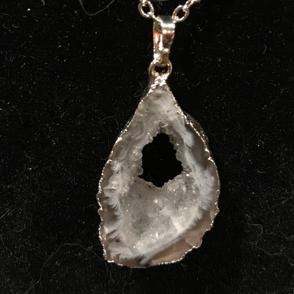 Solar agate slices w/silver electroplating w/chain - Picture 6 of 8