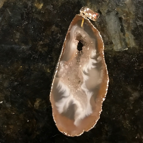 Solar agate slices w/silver electroplating w/chain - Picture 7 of 8