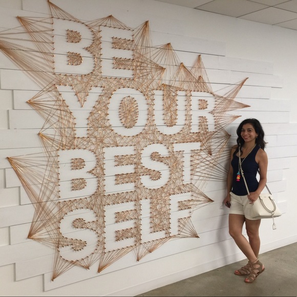 Meet your Posher, Elif - Picture 2 of 7