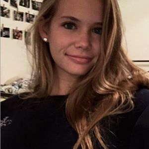 Meet your Posher, Holly