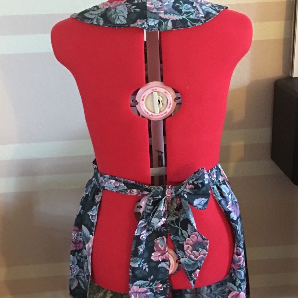 Apron - Picture 3 of 4