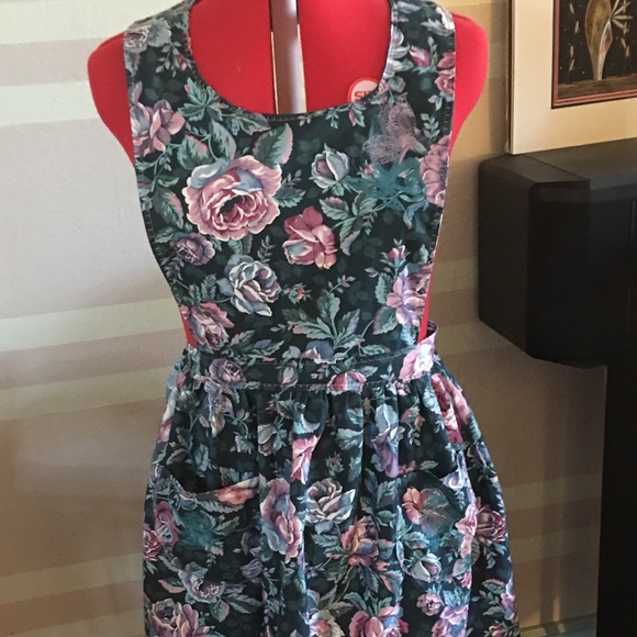 Apron - Picture 2 of 4