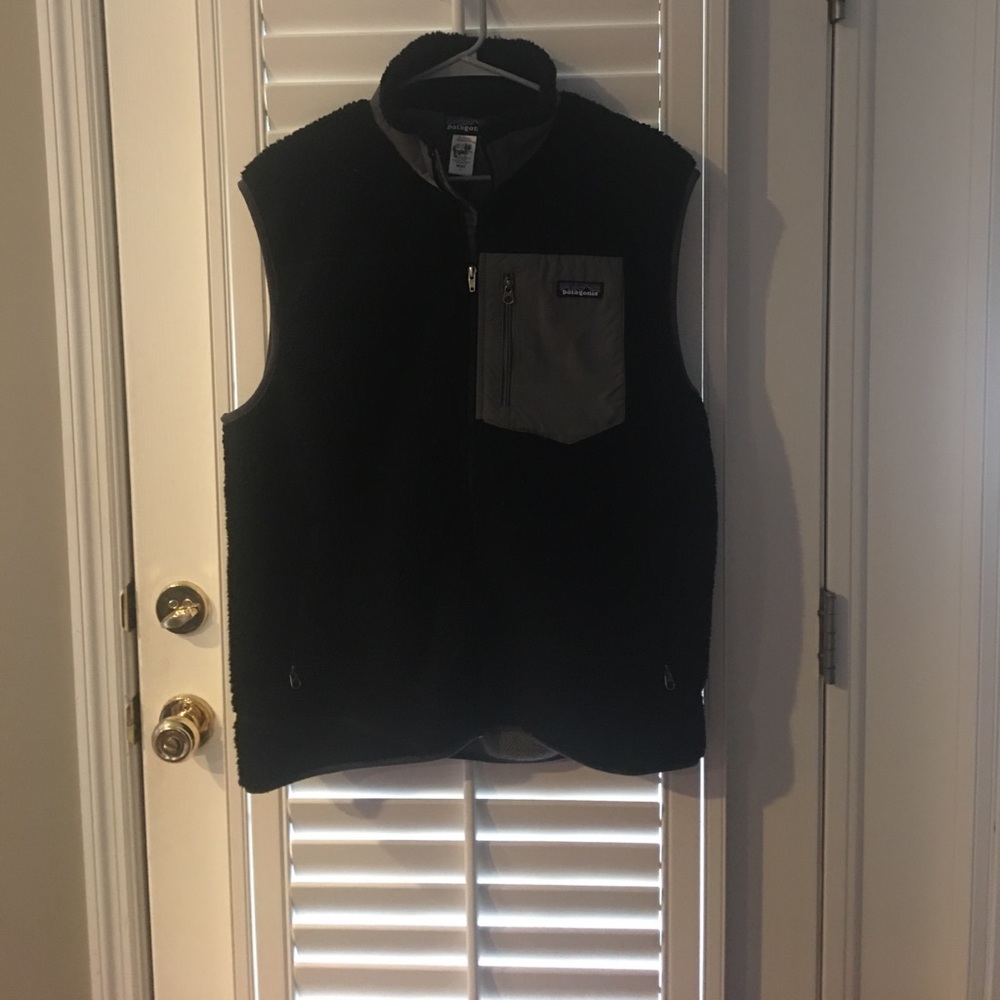 Men"s Patagonia fleece vest