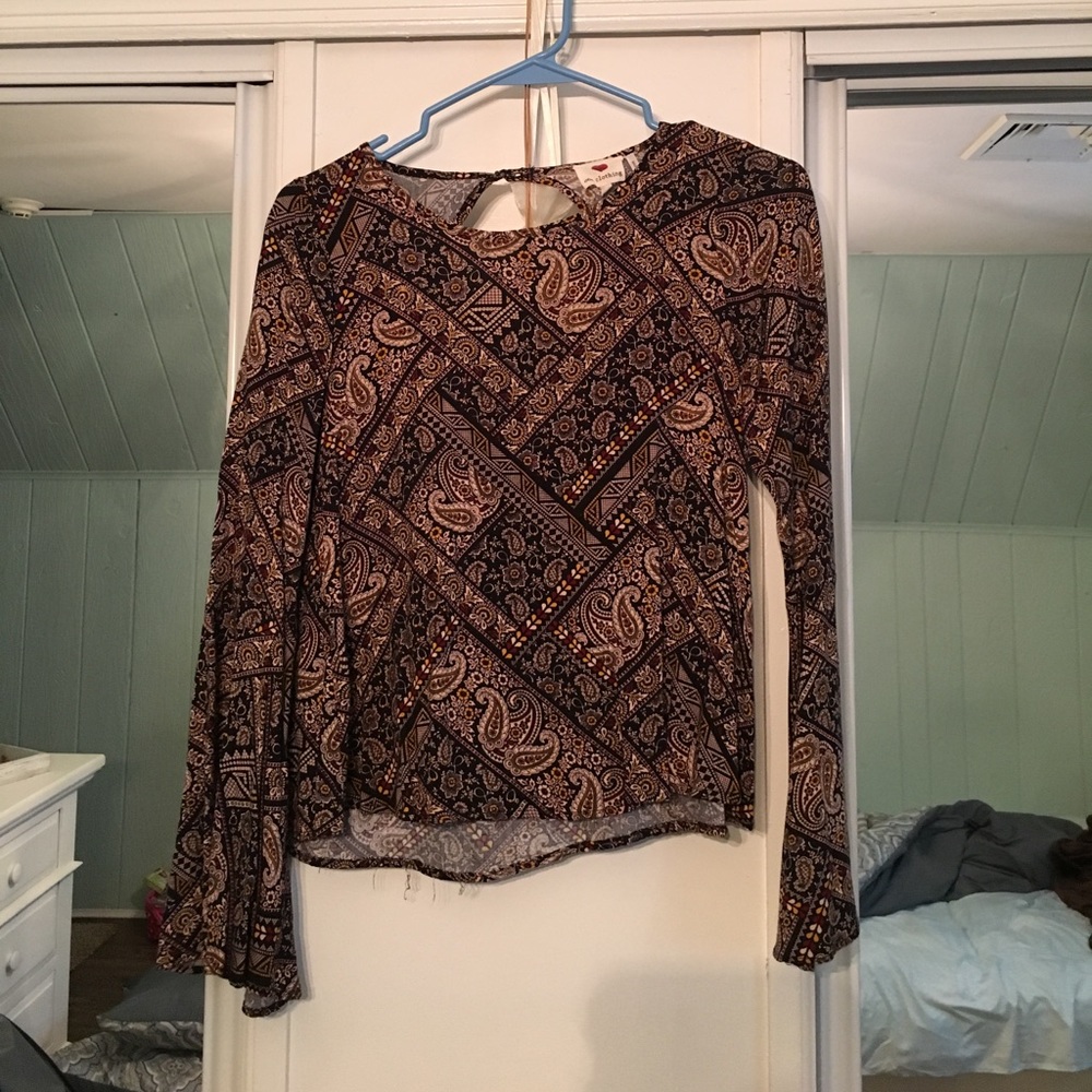 Damask Long Sleeved Shirt with Keyhole Back
