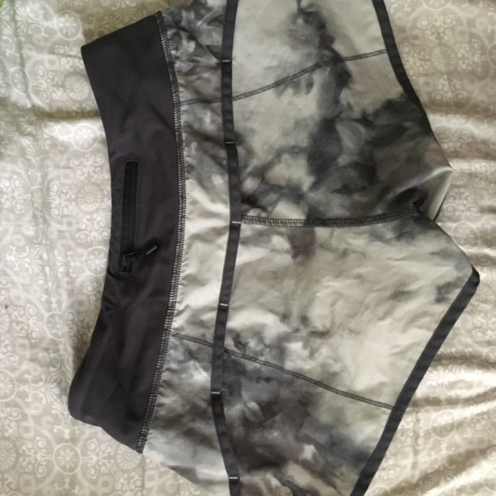 Lululemon speed shifts size 4
