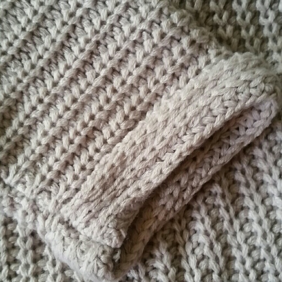 SALE☆ LAST 1!! Trendy one shoulder chunky sweater - Picture 2 of 4