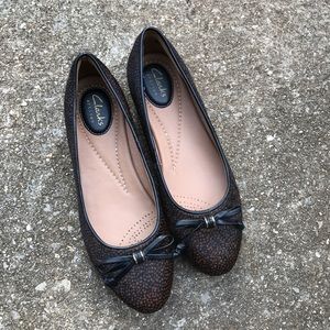 Clarks Womens Alitay Giana Leather Cow Hair Flats