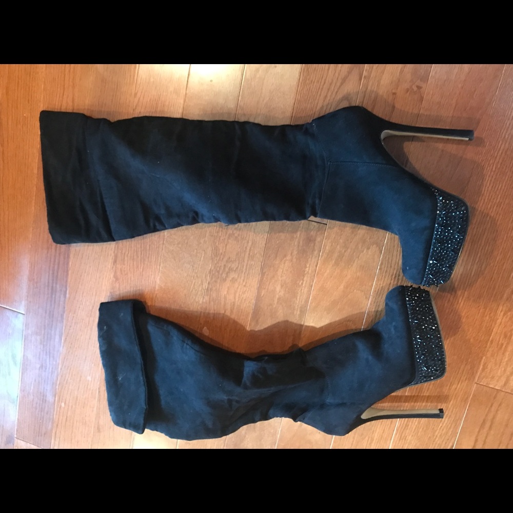 Gorgeous over knee studded boots