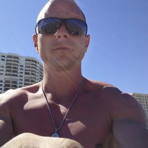 Meet your Posher, Derek