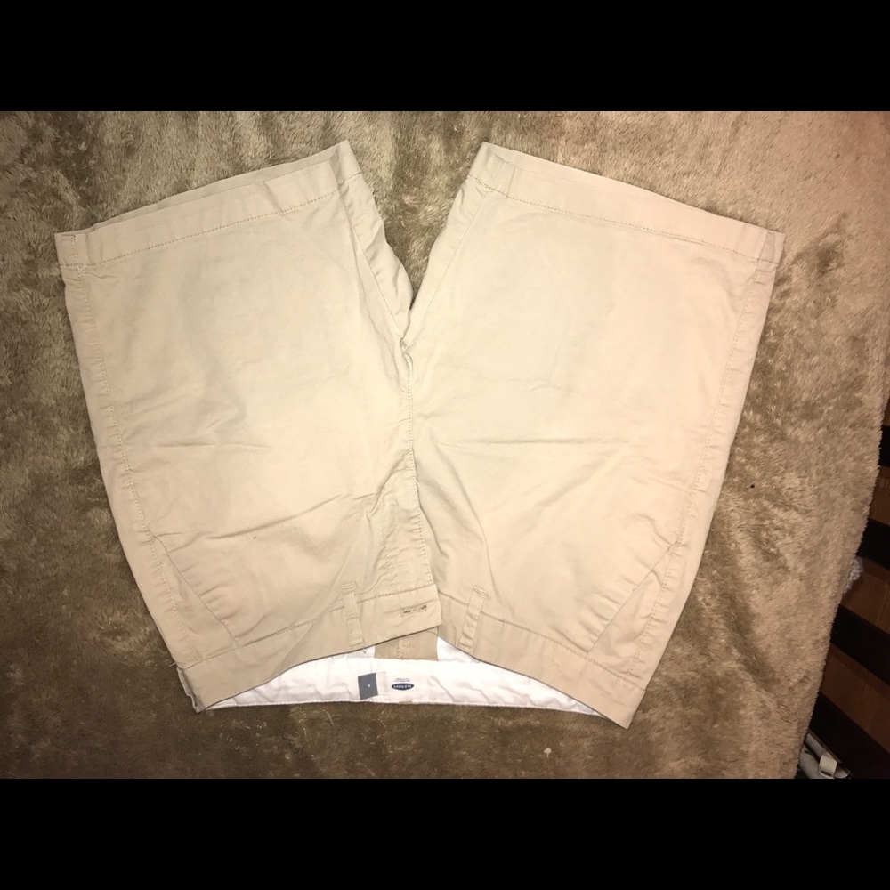 Old Navy Khaki Bermuda shorts