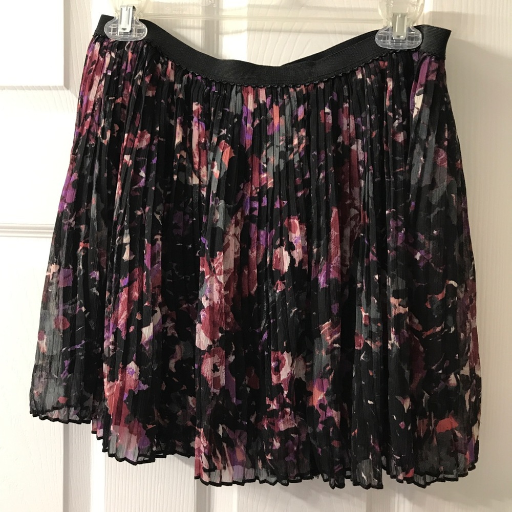 Color print mini skirt