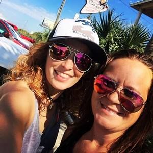 Meet your Posher, Elizabeth